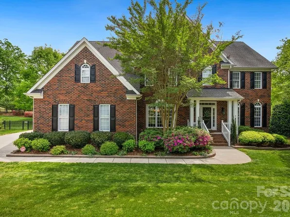 10826 Persimmon Creek Dr, Charlotte, NC 28227