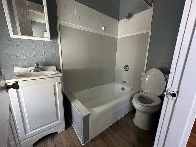 630 Birch St #3 — Photo 7