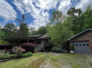 200 Hot House Ext, Hayesville, NC 28904