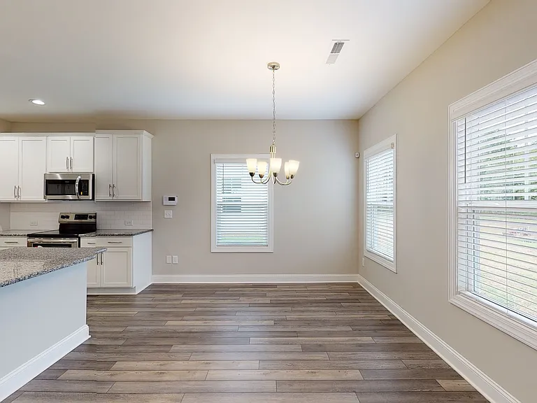 150 Hanover Ct — Photo 3
