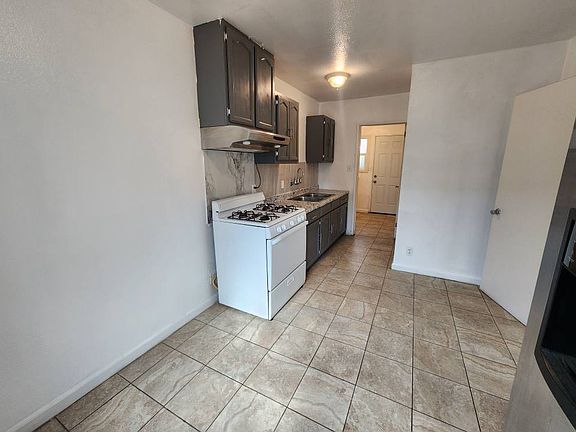 5th image of 540 N Towne Ave