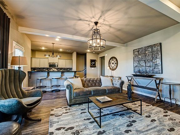 2nd image of 401 Kate Ln