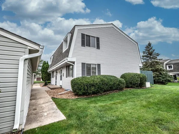 2321 Pond Ave E, Maplewood, MN 55119
