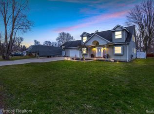26570 Hickler Ln, Harrison Township, MI