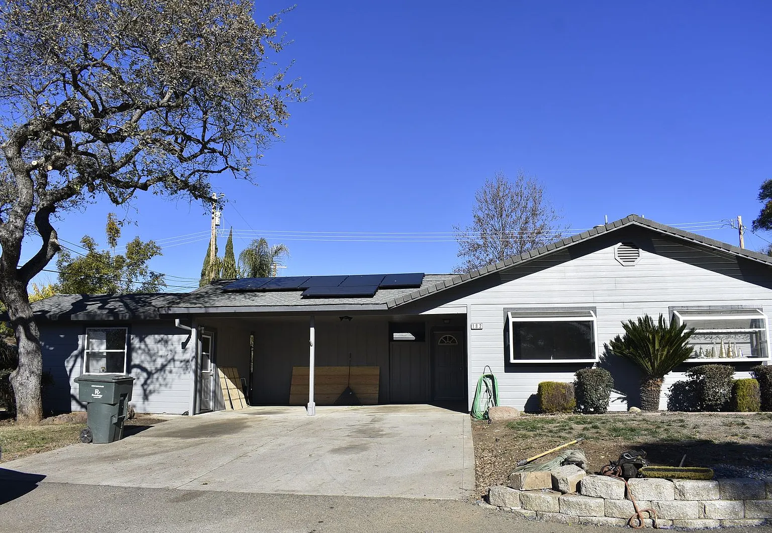 182 Hillcrest Dr photo 1