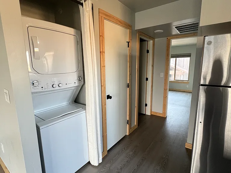280 E Lorene St — Photo 3