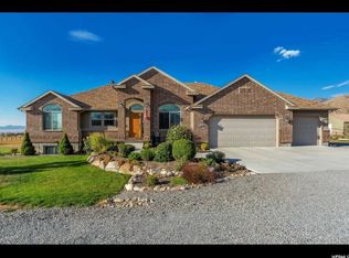 1034 E Brookfield Ave, Erda, UT 84074