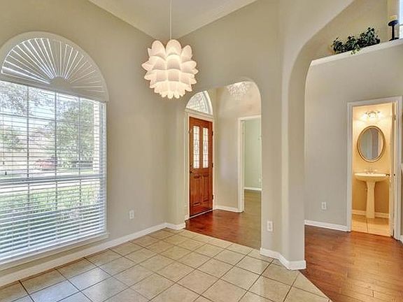 4th image of 1715 Buttercup Creek Blvd
