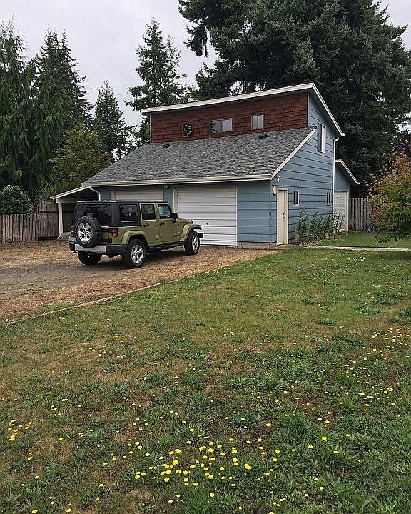 2nd image of 911 Joann Way