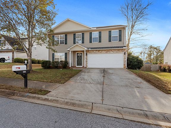 3rd image of 205 Hawthorne Creek Ct