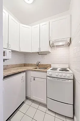 Rented by Oxford Property Group | media 5