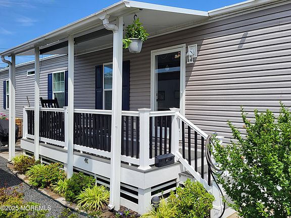 2nd image of 9 Shorehaven Road