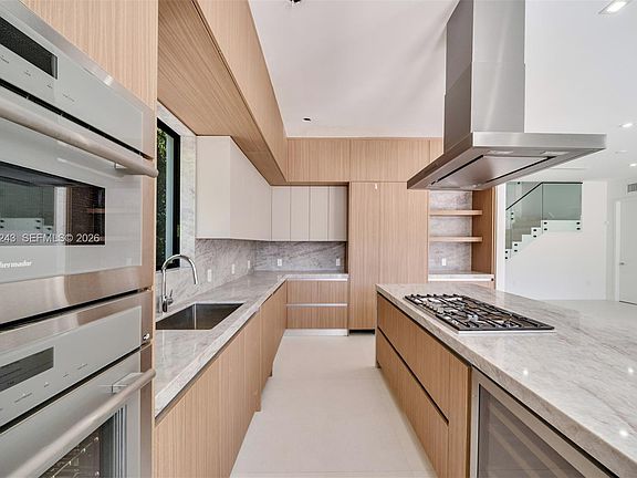 5th image of 8620 SW 112th St