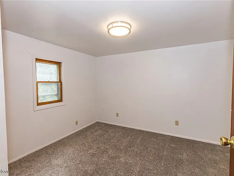 917 Clay St — Photo 16
