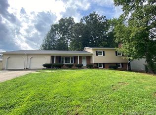 364 Laurel St, Hudson, NC 28638
