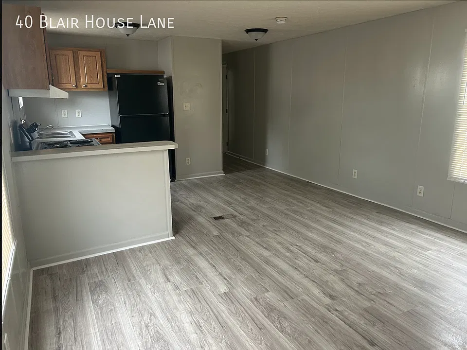 40 Blair House Ln