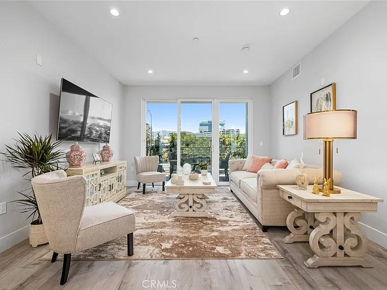 5820 La Mirada Ave #401 — Photo 7