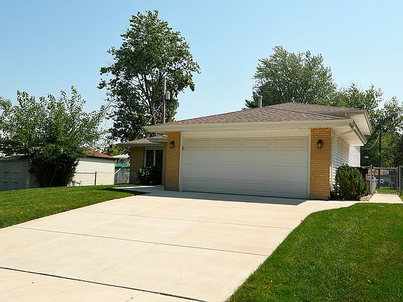 3rd image of 16713 Oketo Ave