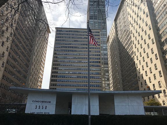 2nd image of 3950 N Lake Shore Dr APT 515