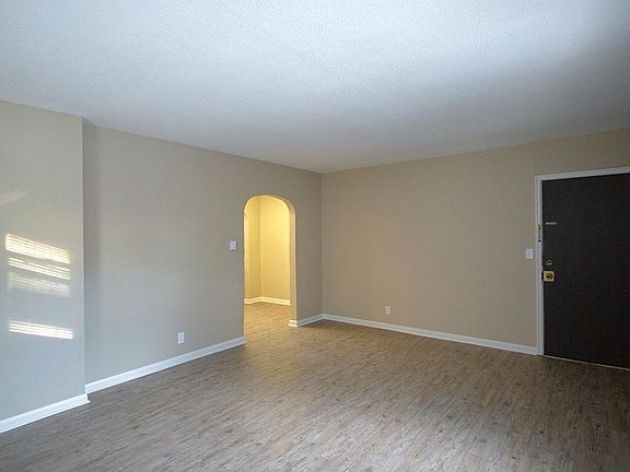 3rd image of 3426 Starr St #1X1R