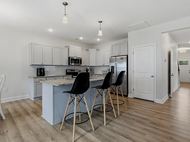 291 Burnside Dr — Photo 18