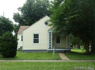 428 E Schuetz St, Lebanon, IL 62254