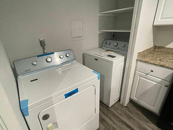 3rd image of 205 N Columbia Dr APT 44