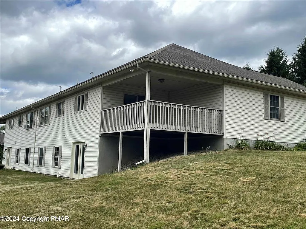 2 bed, 1.0 bath, 2304 sqft, $2,000 — Photo 3