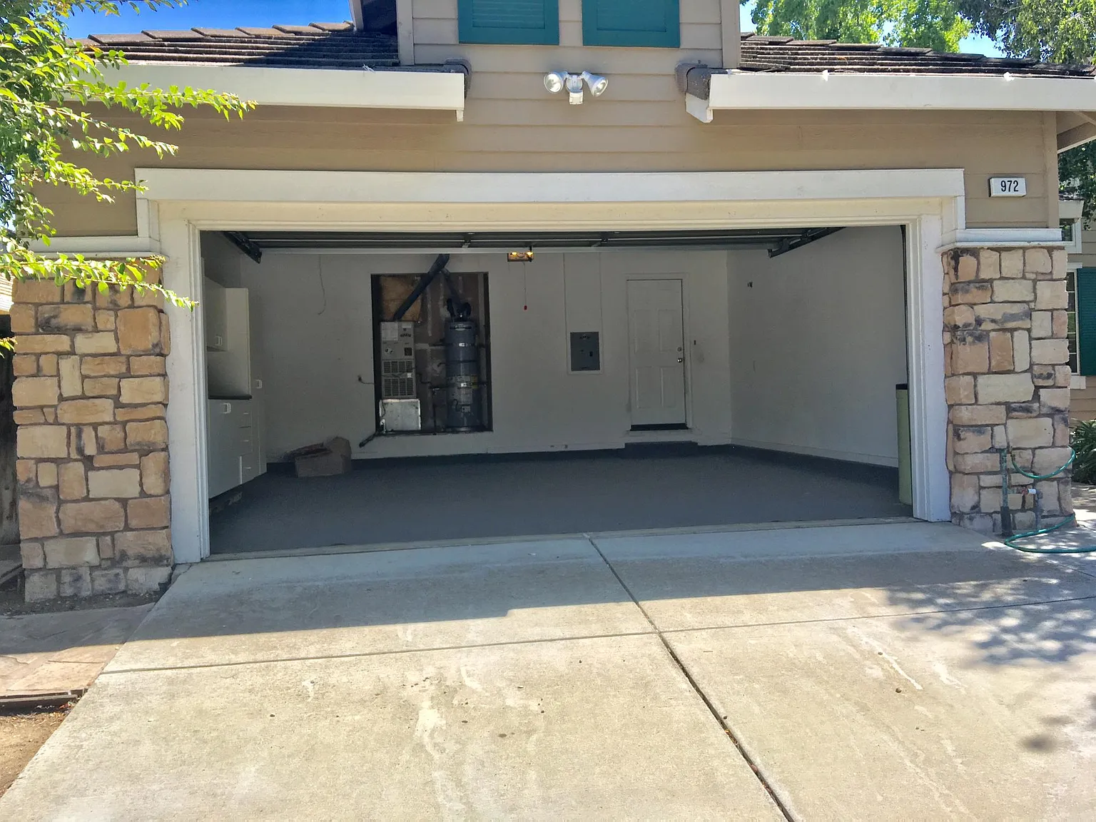 3 bed, 1372 sqft, $3,200 — Photo 3