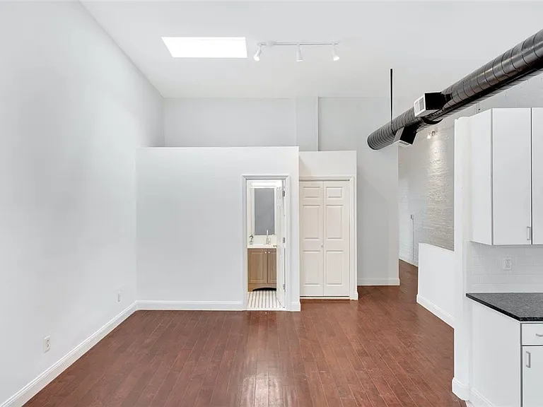 39 Coles St #2 — Photo 8