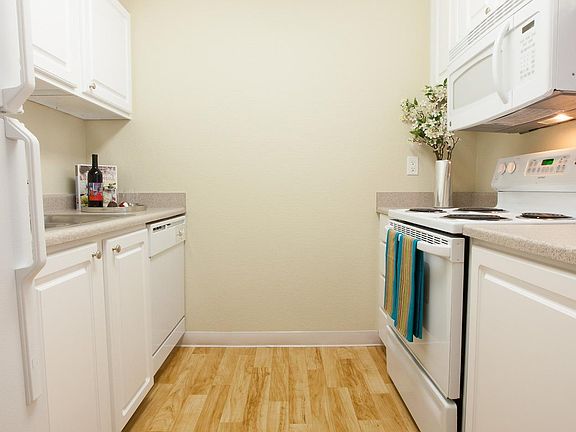 2nd image of 6514 130th Ave NE APT I201