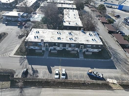 5th image of 3733 SW Plaza Dr
