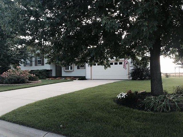 2nd image of 18 Laurelwood Dr