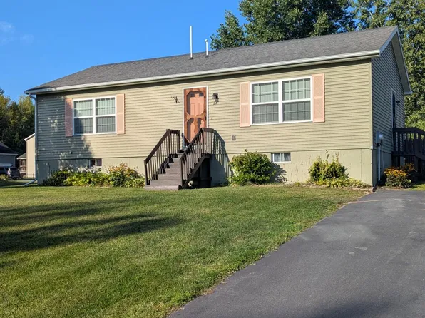 24 Homestead Dr, Plattsburgh, NY 12901