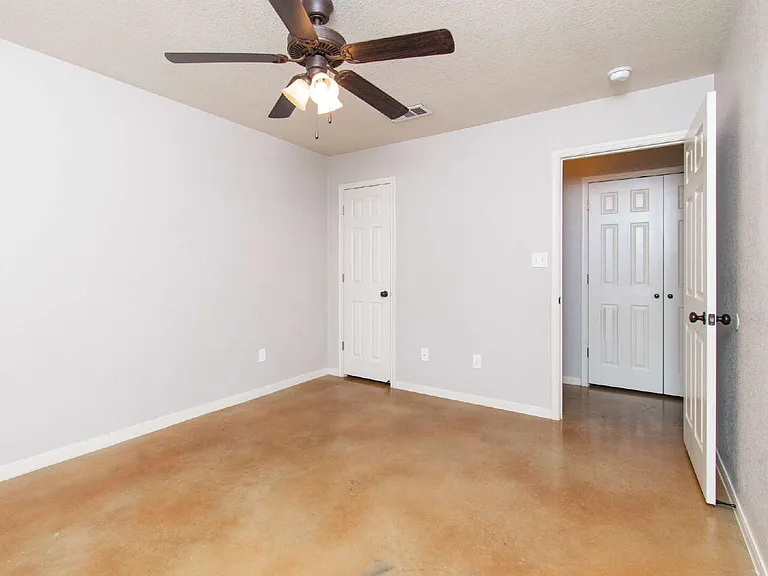 4409 Brutus Ln #B — Photo 9