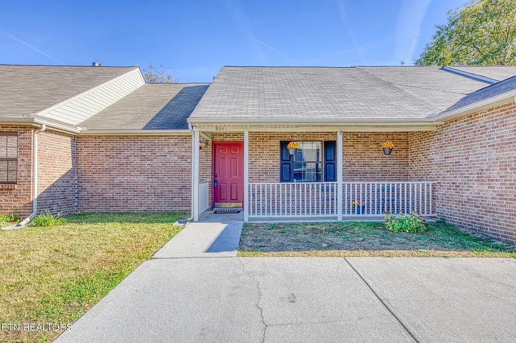 8641 Denmark St — Photo 1