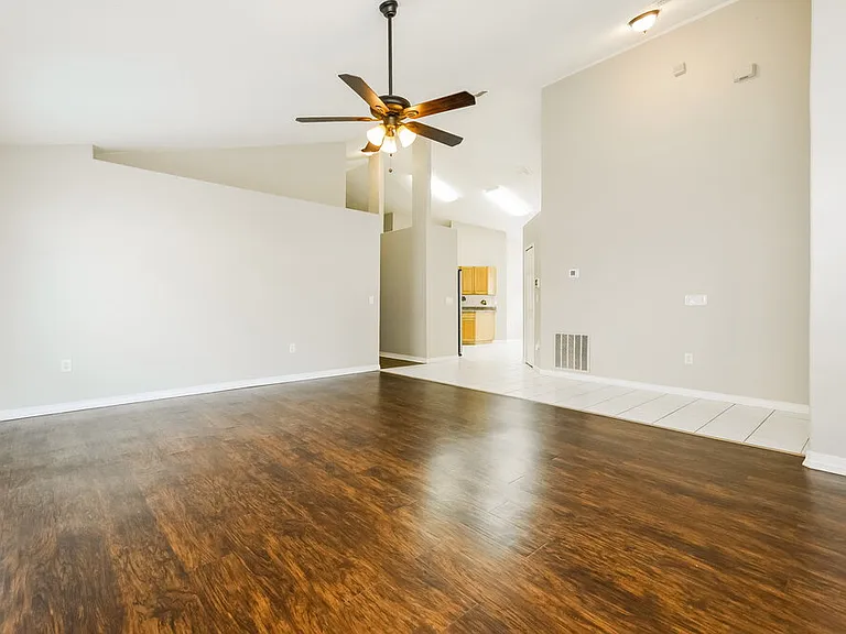 1718 Putney Cir — Photo 4