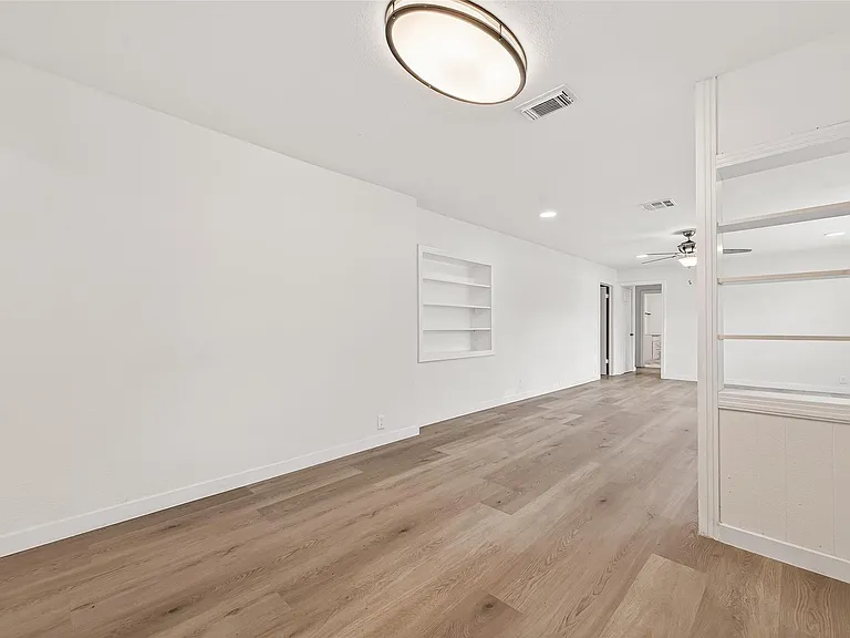 815 Brooks Ave — Photo 6