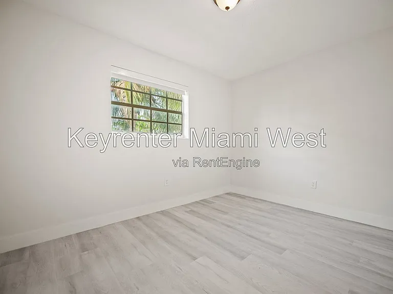 219 NW 10th Ave #2 — Photo 14
