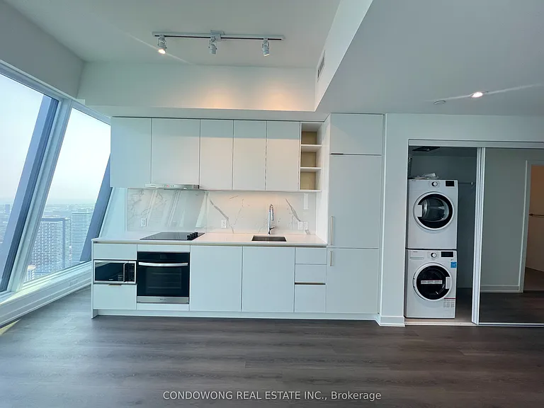 8 Wellesley St W #6006 — Photo 2