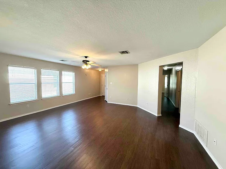 711 Camino Alto Dr — Photo 3