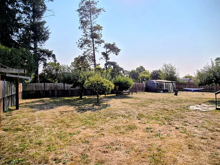 SE Glencoe St — Photo 22