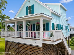 122 Vista Dr, Pass Christian, MS 39571