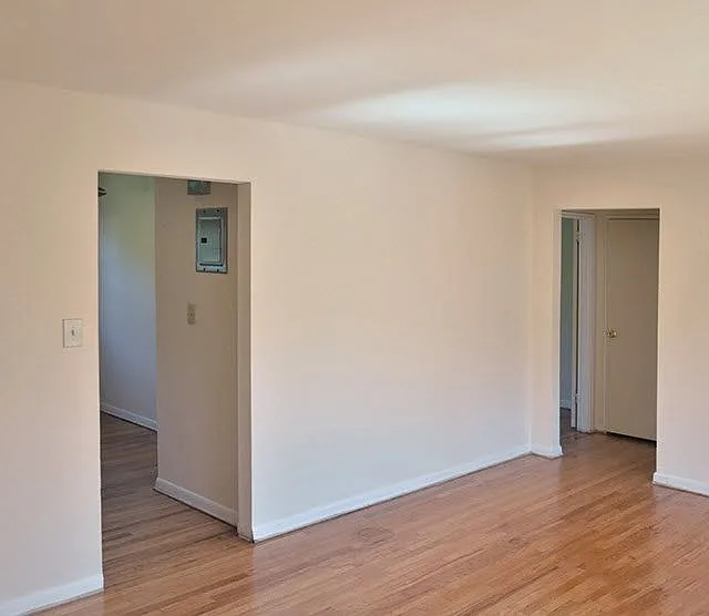 Woodbridge Apartments — Photo 8