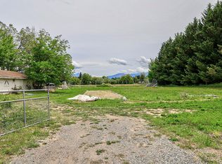 1653 Rounds Ave, Grants Pass, OR 97527