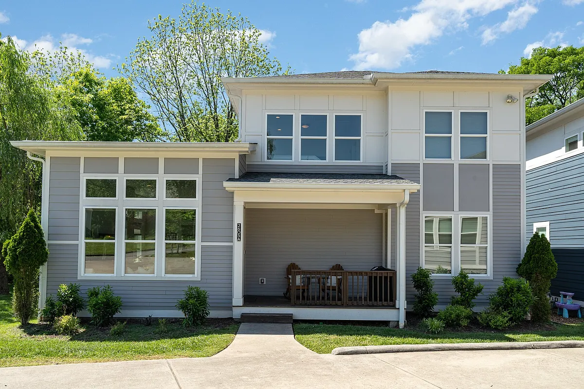 Building Photo - 2605 Traughber Dr