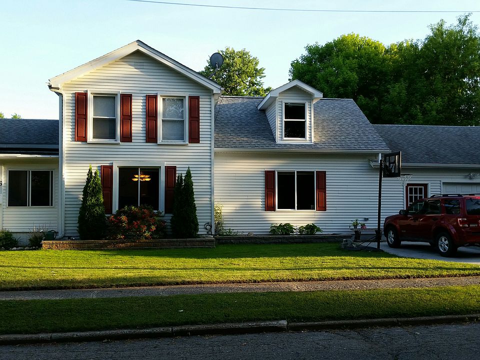 1st image of 805 Adams St