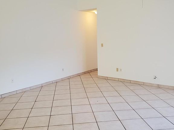 4th image of 1194 Shibumy Cir APT D