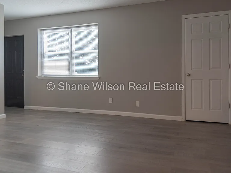 7609 Holiday Hills Dr #105 — Photo 3