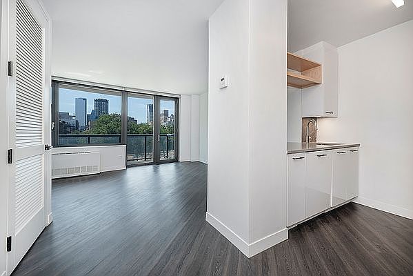 1st image of 250 E Houston St APT 8F